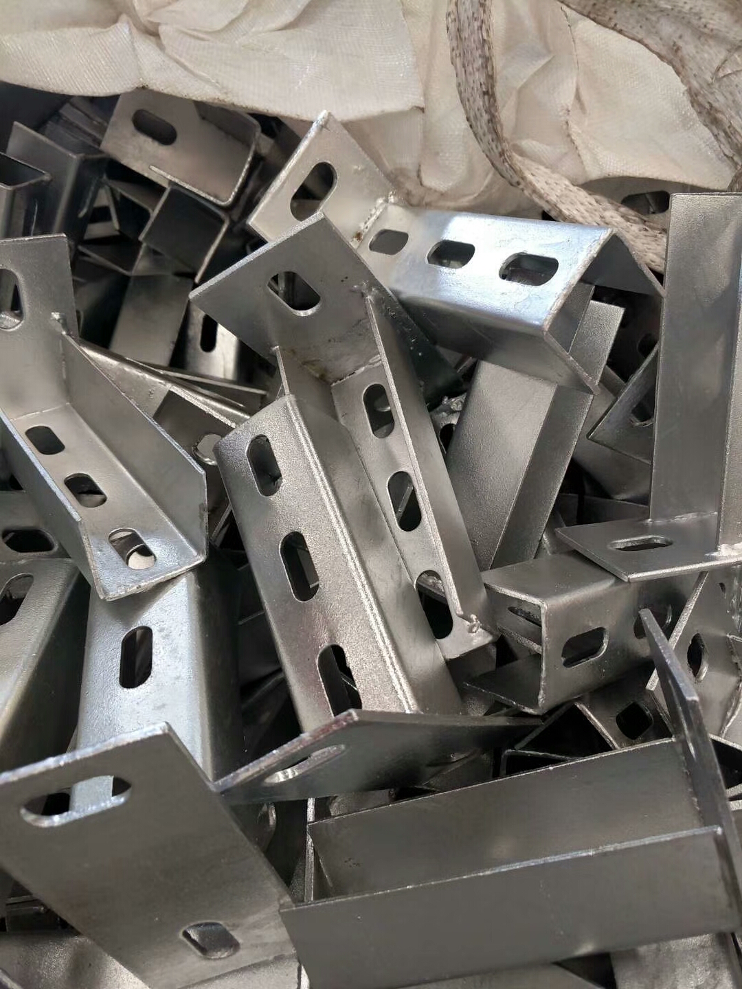 角钢生产在质量方面有哪些要求？